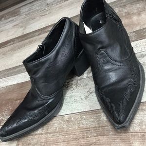 Roper black booties size 6.5
